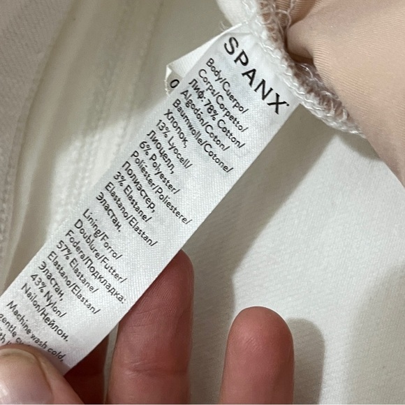 Spanx Distressed Skinny Jeans White Size Medium Style 20229 Stretch Pull On - Picture 9 of 15